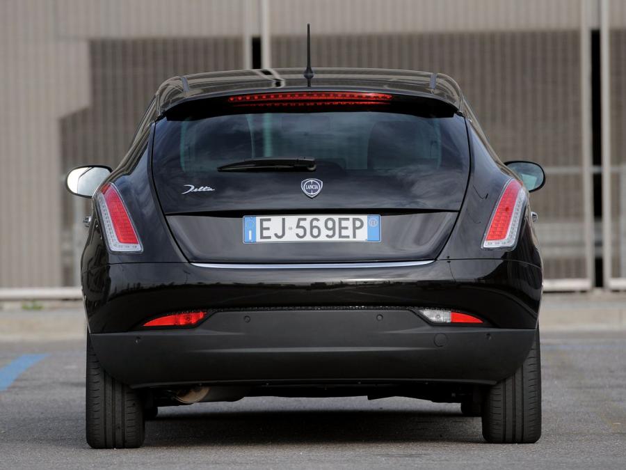  Lancia Delta 2011 года  (фото 14 из 19)